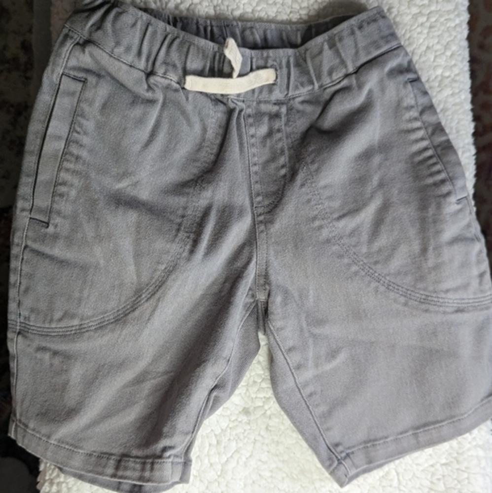 GUC Big boy size 6/7 Art Class pull on drawstring waist light grey/blue shorts